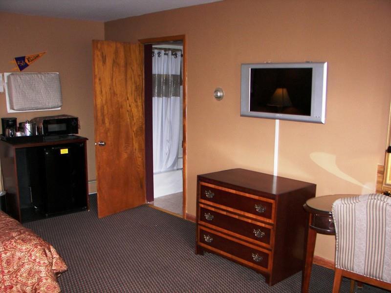 Williamstown Motel Room photo