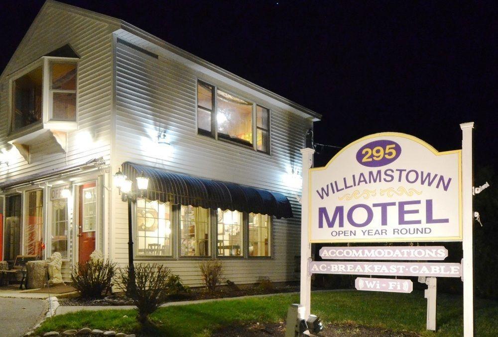 Williamstown Motel Exterior photo